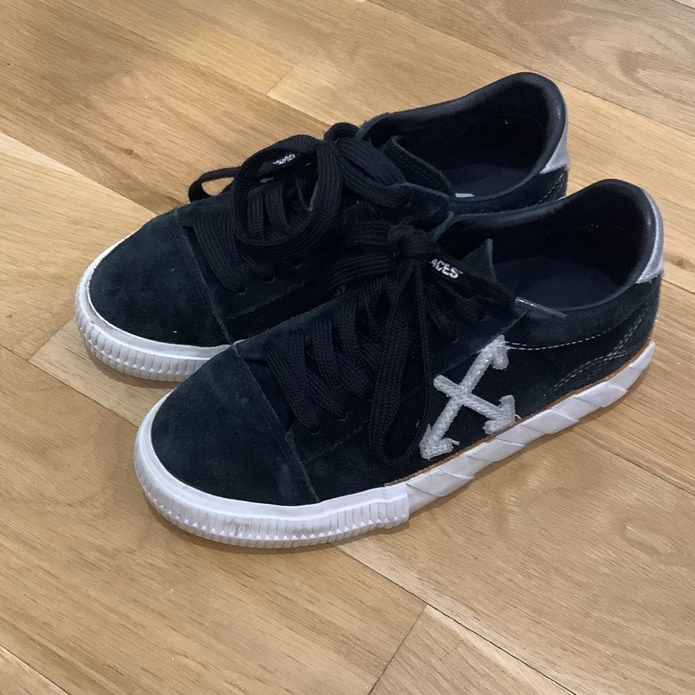 Off-White Kids Black and White Sneakers